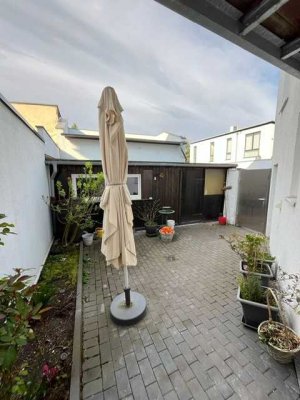 Edler Altbau im Herzen von Lövenich