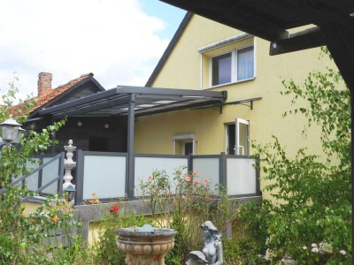 PROVISIONSFREI - ZWEIFAMILIENHAUS IM RUHIGEN ORTSKERN - GENAU DAS RICHTIGE FÜR IHRE FAMILIE!!!!