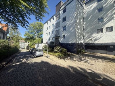 JA, zur gepflegten Eigentumswohnung mit Loggia und TG-Stellplatz im Herzen von Solingen-Gräfrath