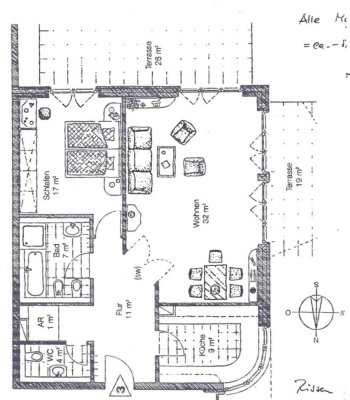 Sonnige 2-Zimmer-EG-Wohnung ca. 81 m² mit 2 Terrassen, Gartenteil,  2 TG-Stellplätze
