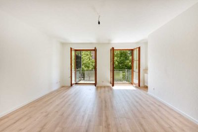 +++ 1.Obergeschoss mit Süd-Balkon - zentral & bequem - frisch renoviert - inklusive EBK & TG +++