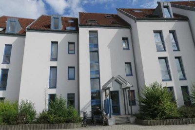Schöne 2-Zimmer-Wohnung mit Terrasse und Einbauküche in Schwerin