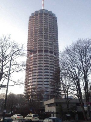 Möbliertes Apartment im 13. OG des Hotelturms Augsburg mit atemberaubendem Ausblick