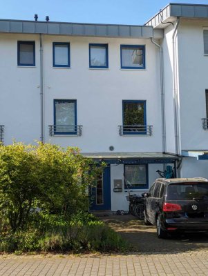 Schönes Reihenmittelhaus mit vier Zimmern in HB-Horn-Lehe/Oberneuland