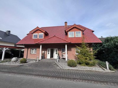 Wundervolle große Wohnung in Kalenborn, 4-5 Zimmer, Einbauküche, Kamin, zwei Stellplätze, Terrasse