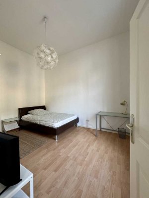 Zentrale möblierte 1-Zimmerwohnung nahe Schweizer Platz, Frankfurt - Sachsenhausen