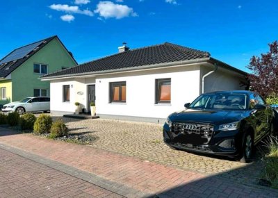 Haus (Winkelbungalow) zur Miete ab dem 01.08.2025 verfügbar.