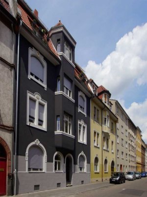 Stilvolle, geräumige 1-Zimmer-Hochparterre-Wohnung mit Balkon in Ludwigshafen am Rhein