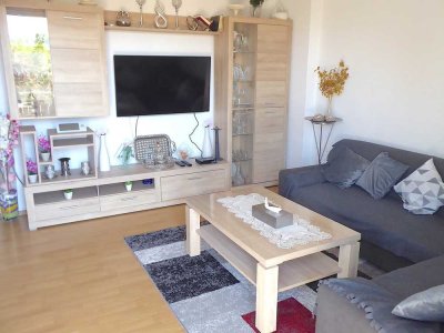 Helle, vermietet 3 Zimmer Wohnung mit Balkon