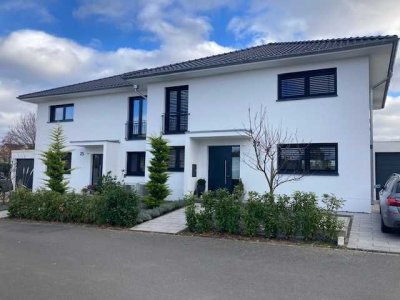 Hier stimmt alles! Großes Neubau-Einfamilienhaus in schöner, ruhiger Wohnlage von Swisttal-Miel!