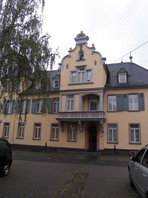 Rauenthal: Ideal für eine Person.  Eine schicke 2 ZKBB im der ersten Etage.