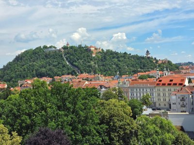 * * * 9 Radmin. zur KF-UNIVERSITÄT (!)... CHARMANTE SINGLEWOHNUNG MIT UNVERBAUTEM SCHLOSSBERGBLICK.. STADTBLICK-DACHTERRASSE zum MITBENÜTZEN * * *