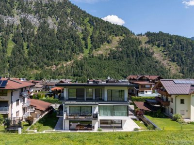 Großzügige Dachgeschoss-Residenz direkt am Golfplatz