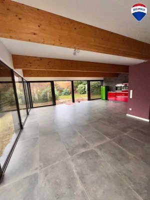 Große und moderne Wohnung einzigartiger Lage mit Garten zu vermieten!