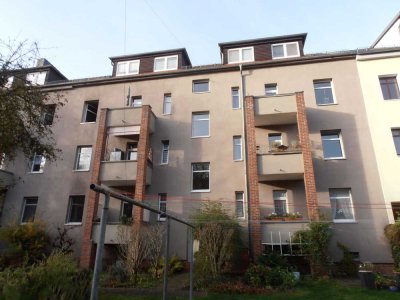 Nette 3-Raum-Wohnung mit Balkon und Gartenabteil* in Stadtfeld-Ost
