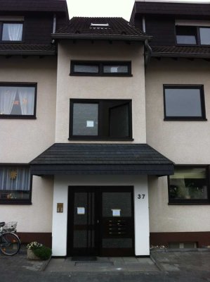 Dachgeschosswohnung modern mit Charm u. Stil, sehr gepflegt, 2 Zim, KÜ, Bad, Balkon in Rheinbrohl