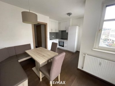 Zur Miete: Gepflegte, möblierte Kleinwohnung in der Innenstadt