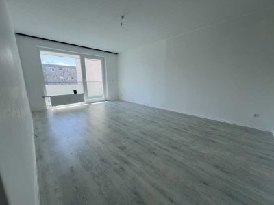 Sanierte EG-Eigentumswohnung: 4 Zimmer, 2 Bäder + Balkon in Detmold-Herberhausen