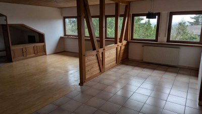 Großzügige 4-Zimmer-Wohnung mit Kamin, Garten & 2 Stellplätzen (provisionsfrei)