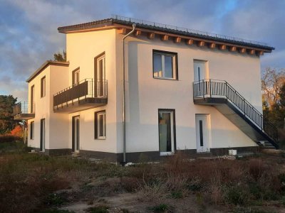 Modernes Mehrfamilienhaus mit 4 WE und 1 Büroeinheit am Scheunenviertel, exkl. Innenausbau