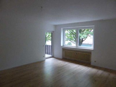 Ihre großzügige, lichtdurchflutete Drei-Zimmer-Balkon-Wohnung