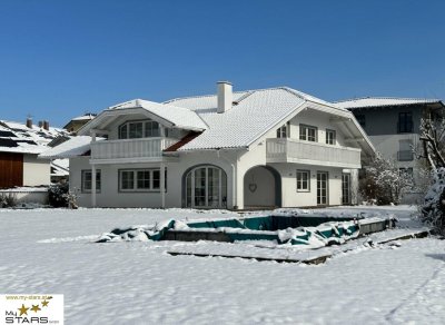 Villa mit Pool in Simbach, 10-Zimmer, mit Garten, Terrasse &amp; Doppel-Garage!