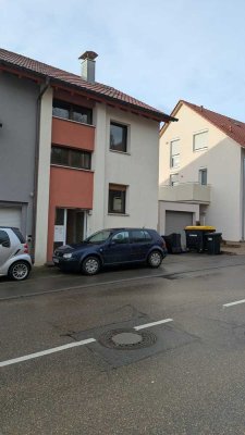 6-Zimmer Doppelhaushälfte in Aichtal mit Garten