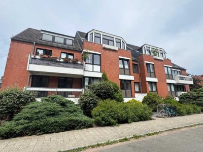 Sanierte Drei-Zimmer Maisonette-Wohnung mit Balkon in Schwachhausen