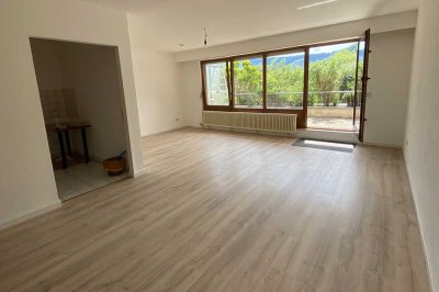 Helle modernisierte 1-Zimmer-Wohnung (ca. 56qm) im Kurgebiet von Bad Urach zu vermieten