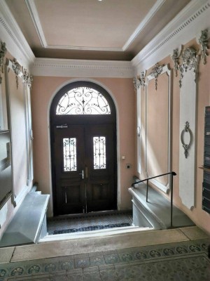 * * Stilvolle Altbauwohnung/Kanzlei/Büro/Ordination mit Balkon in repräsentativem Gründerzeithaus mitten im Herz-Jesu-Viertel! * *