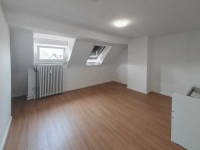 WG-Zimmer in traumhafter Dachgeschosswohnung mitten in 79098 Freiburgs Altstadt