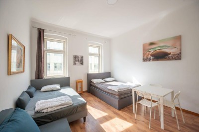 ++NEU++ sanierungsbedürftige 2-Zimmer Altbauwohnung mit Balkonoption