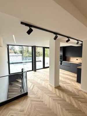 Exklusive Maisionettenwohnung mit Souterrain (EG) inkl. Terasse und EBK in Düsseldorf Stadtmitte