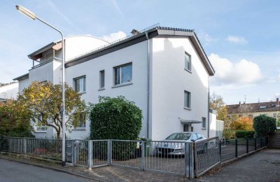 Gemütliche Wohnung in 2 FMH in bester Wohngegend