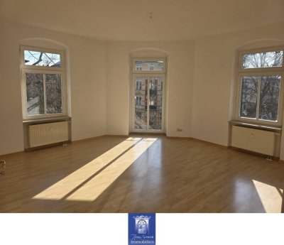 Bei Interesse anrufen! Sonnige Wohnung in ruhiger Seitenstraße!