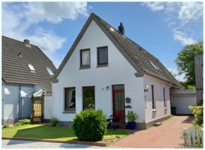 Attraktive Lage: Solides Wohnhaus m 2 separaten Wohnungen und Südgarten wenige Minuten ins Zentrum !