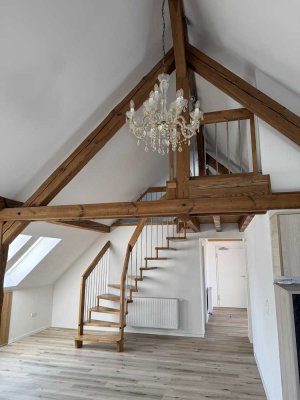 Helle 2,5-Zimmer Dachgeschosswohnung mit Balkon in Amberg