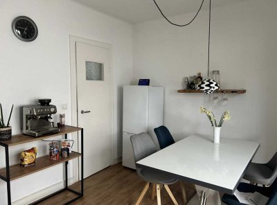 Wer zuerst kommt… sehr schöne Wohnung mit großem Balkon und Ofen