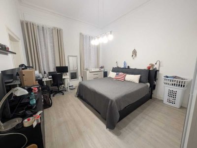 Stilvolle 3-Raum-Hochparterre-Wohnung mit Einbauküche in Mannheim