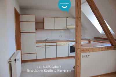 viiiel Platz • 2 Zimmer • Einbauküche • Dusche & Wanne • Tageslichtbad • Dachgeschoss