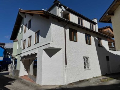 Ein Stück vom Zentrum Oberammergau´s! Individuelles Wohn und Geschäftshaus in guter Ortskernlage