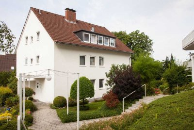 Erdgeschoßwohnung mit Terasse und Garten