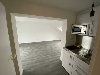 Charmante 1-Zimmer Dachgeschosswohnung in Eschersheim