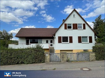 Stadtnah wohnen im Wohngebiet "Sand": Freistehendes, geräumiges  1-2 Fam.- Haus mit großem Gru