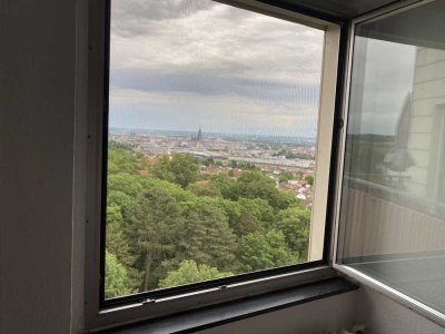Lichtdurchflutetes WG-Zimmer mit grandiosem Münsterblick am Eselsberg!