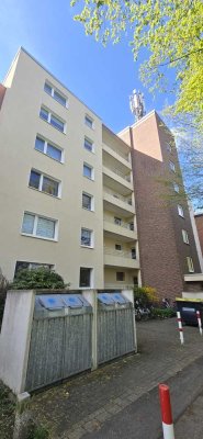 Schöne renovierte Singlewohnung mit und Balkon zu vermieten!!