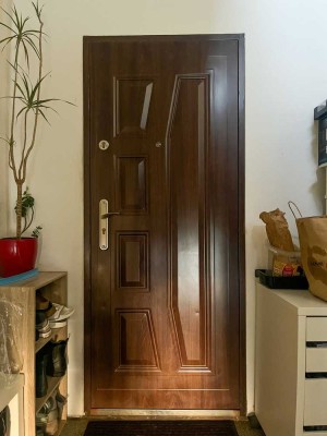 Mehrfamilienhaus mit 4 Wohnungen und 7 Garagen in zentraler Lage von Lengenfeld