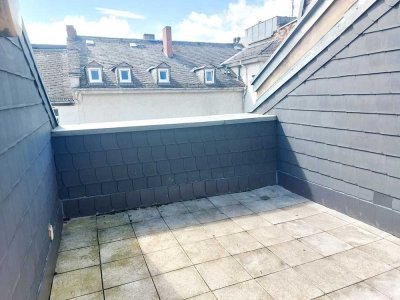 Traumwohnung mitten in der City und trotzdem super ruhig mit Dachterrasse, Aufzug, Parkett und EBK