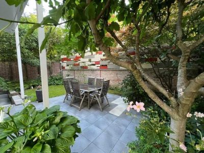 Altbau zum Relaxen 4 Zi Wohnjuwel mit großem Garten, Sauna + Garage in FFM Ostend Bornheim