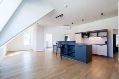 Traumhafte DG-Wohnung mit Terrasse